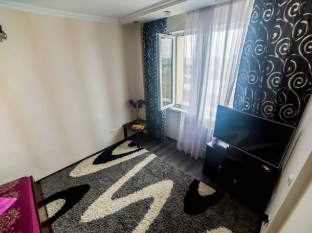 1 комнатная посуточно в ЖК Сармат 8 этаж, Сауран, фотография 1