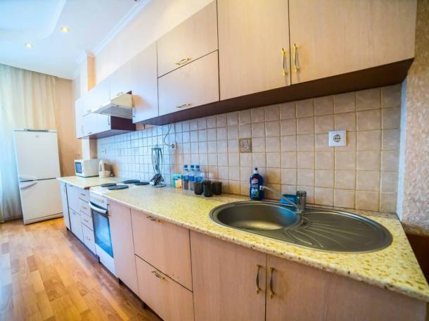 2 комн посуточно на Фурманова - Жолдасбекова, фотография 5