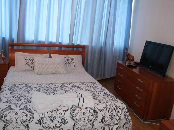 Сдам посуточно 3-х комнатную квартиру в центре, бульвар Бухар-Жырау - Байтурсынова701, фотография 1