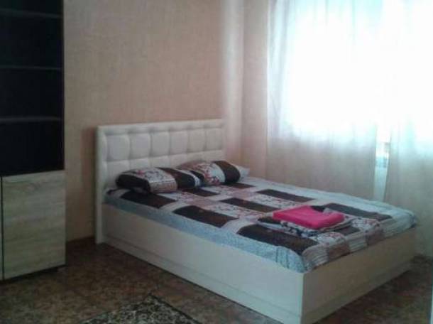 Сдам квартиру по часам и посуткам, ул.Скулкина 27, фотография 1