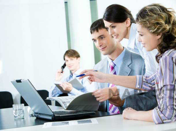 В новый офис сотрудники, фотография 1