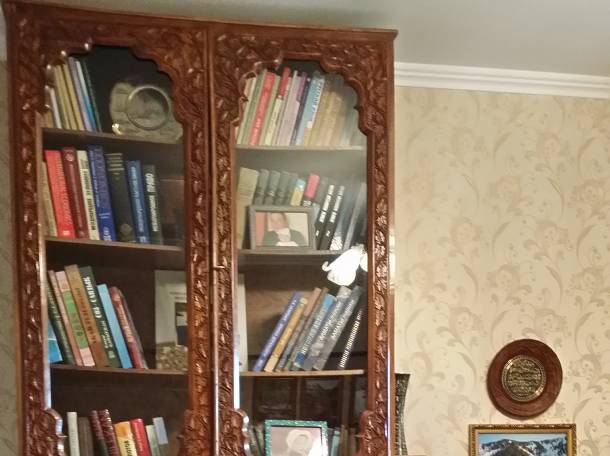 мебель из орехового дерева, фотография 1