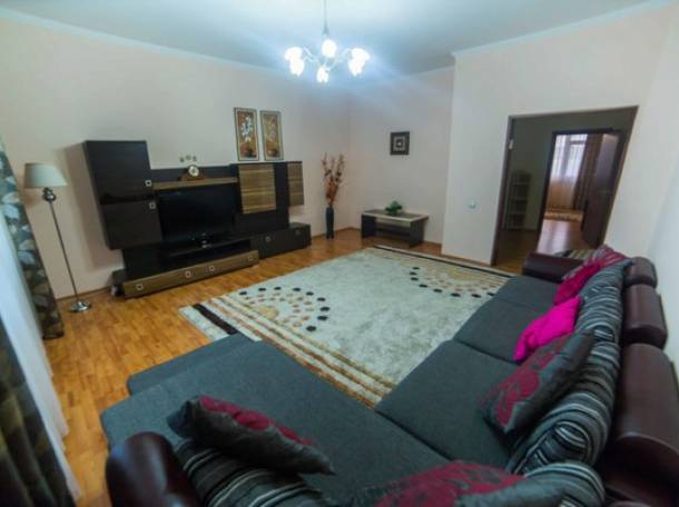 Суточная квартира, Кунаева 14.2, фотография 8