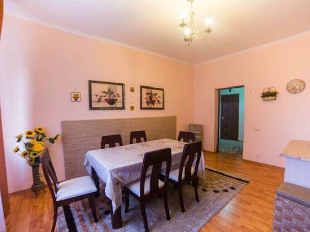 Суточная квартира, Кунаева 14.2, фотография 9