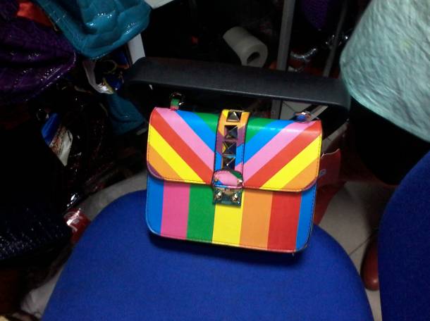 Сумка Valentino  радуга, фотография 1