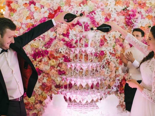 Оформление выпускных балов цветами., фотография 1