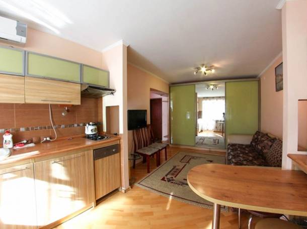 1 комнатная квартира посуточно, ул. Панфилова 114, фотография 2