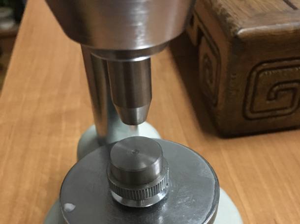 Прибор для измерения твёрдости, фотография 2