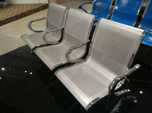 Металлическая скамья для залов ожидания, банков, цонов, аэропортов, жд вокзалов, фотография 2