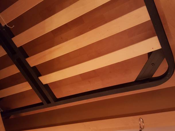 Продам двухспальную кровать и две тумбочкм, фотография 5