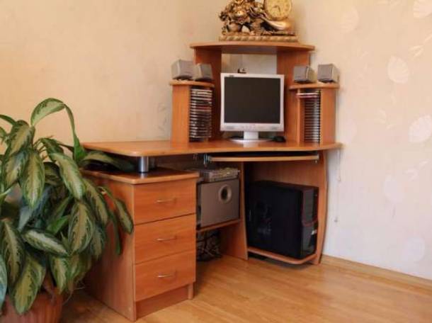 Продам компьютерный стол, фотография 1