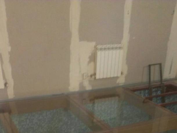 Стеклянные навесы, козырьки, входные группы, приямки, фотография 4