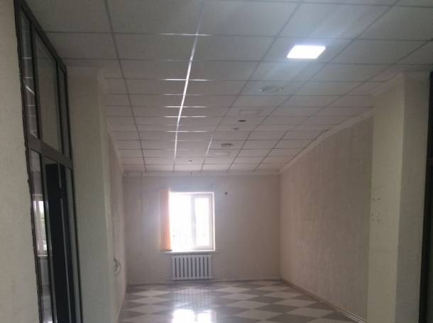 Cдам в аренду помещение в торговом ломе, пр. Абая Кунанбаева 65а, фотография 1