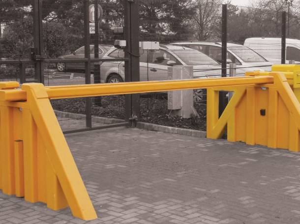 Шлагбаумы в Усть-Каменогорске, фотография 4