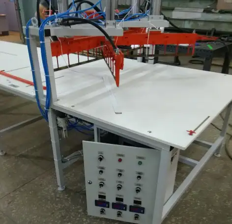 Полуавтоматический станок для производства биг-бегов, фотография 4