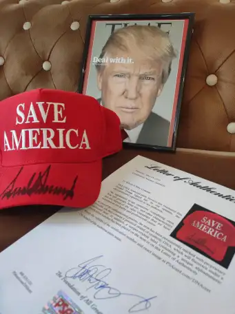 Бейсболка с автографом Дональда Трампа, фотография 2