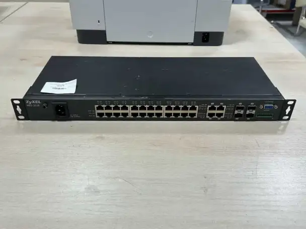 Коммутатор ZyXEL MES-3528, фотография 1
