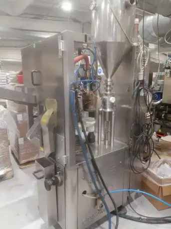 Продам БУ машину для наполнения туб AXOMATIC OPTIMA 700., фотография 1