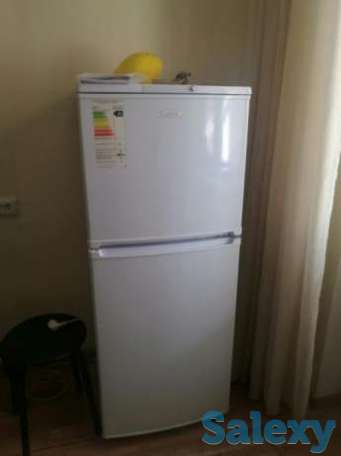 Практический новый холодильник, фотография 1