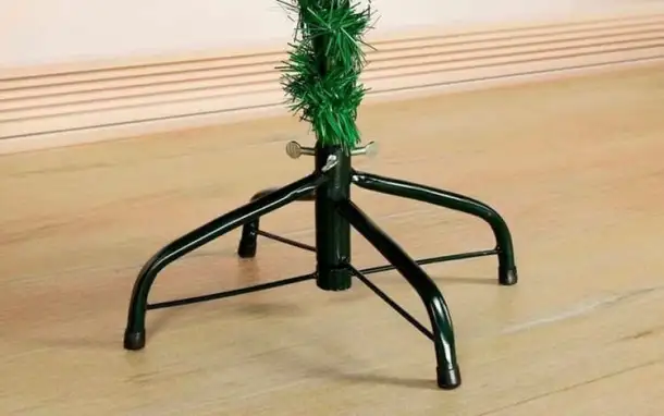 В продаже новогодняя ёлка  ёлочные игрушки и гирлянда в подарок, фотография 2