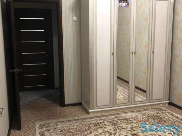 Продаю 3-х комнатную квартиру в 28 мкр 9 дом. 4 этаж, подъездный дом, хорошие соседы. Все в шаговой доступности, с разви, фотография 2