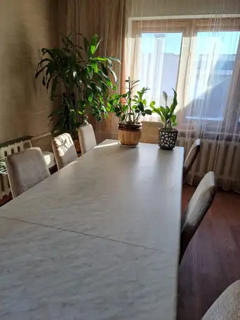 Обеденный стол, фотография 1