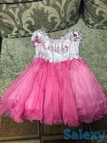 Продам платье нарядное на девочку 4-5 лет, бонусом новая блузка, фотография 1