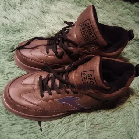 Продам новые зимние кроссовки за 12 тысяч. 41 размер маломерки., фотография 1