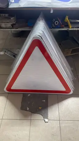 Наша компания специализируется на производстве и установке средств организации дорожного движения., фотография 4