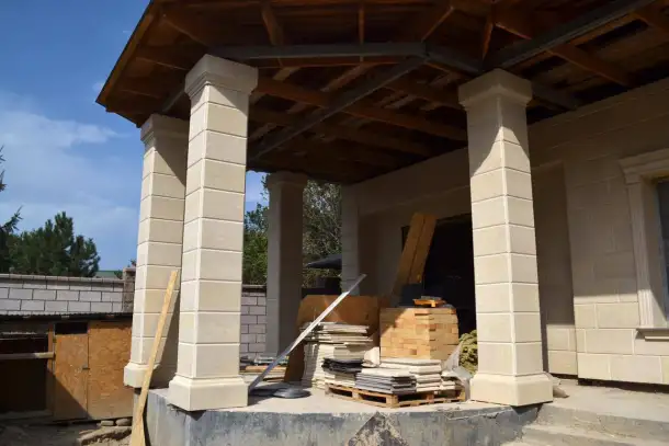 Травертиновые колонны Алматы, колонны из мрамора, гранита, травертина, оникса. Опыт 20 лет, фотография 1