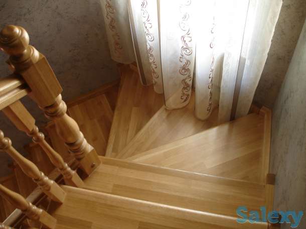 Изготовление деревянных лестниц,дверей. Материал сосна, бук, ясень., фотография 4