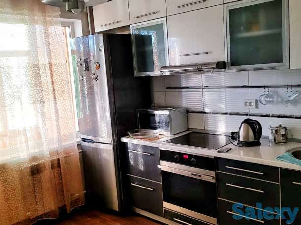 Сдам квартиру на длительный срок!!!, Питерских коммунаров 12, фотография 1