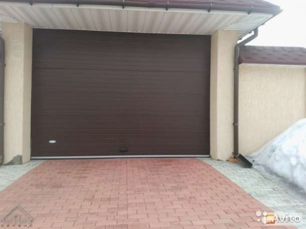 Ворота секционные и рольставни, фотография 1
