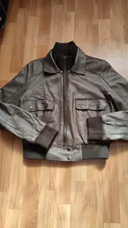 Демисезонная кожаная куртка, фотография 1