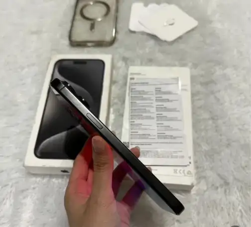 iphone 15pro Max Black titan 256gb, фотография 2