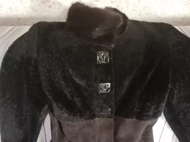 Продам женскую дубленку отличного качества, фотография 2