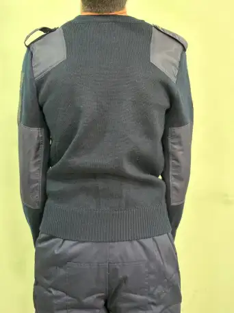 Свитер форменный, фотография 3