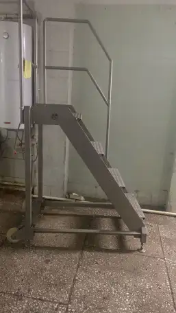 Лестница EMF, фотография 1