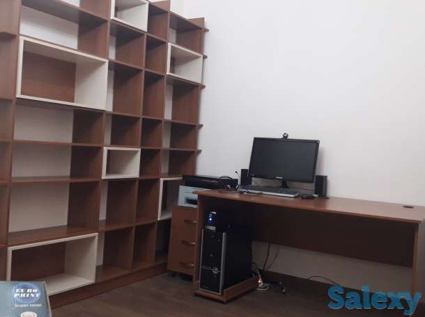 Книжный стеллаж, фотография 1