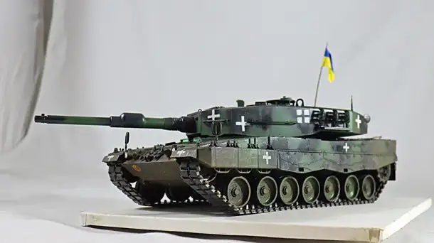 Модели танков Леопард 2А4 и Меркава 3Д от Хобби Босс 135, фотография 1