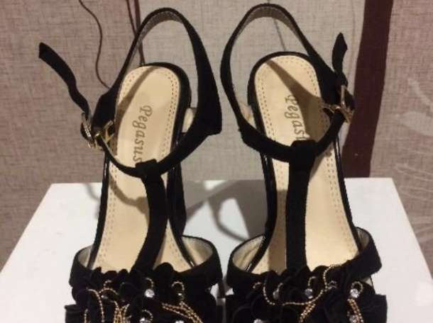 Продаю летние замшевые босоножки!, фотография 1