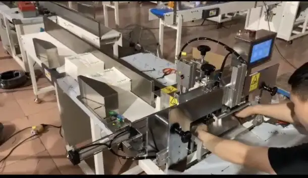 полу-авто станок для упаковки бумажных салфеток, фотография 1