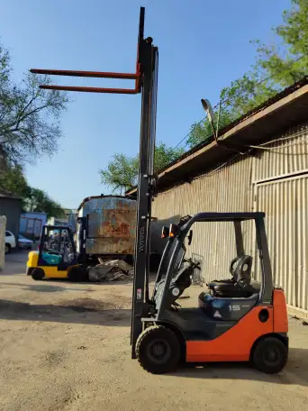 Вилочный погрузчик Toyota 8FG15 из Японии, фотография 4