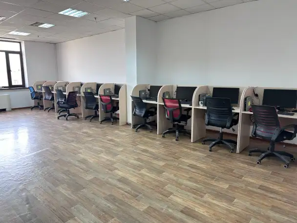 Сдаем в аренду рабочие места, Абая 151, бизнес-центр 