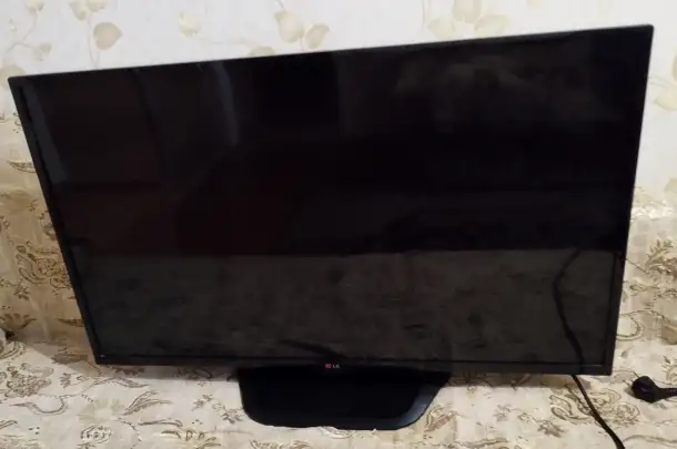 Продам бу LED телевизор LG на запчасти., фотография 1