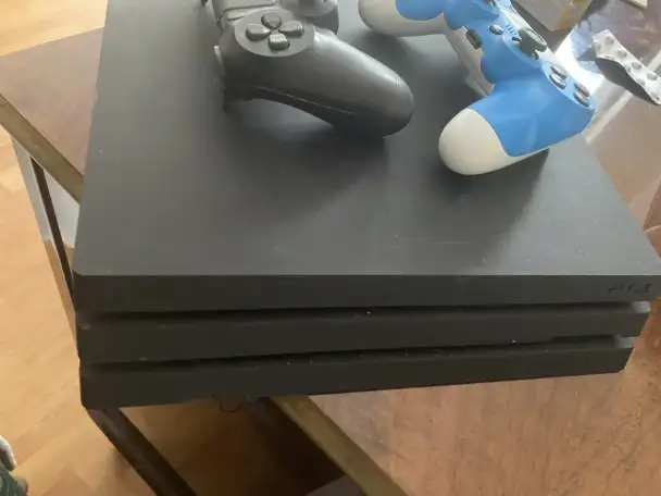 PS4 PRO, фотография 1