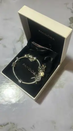 Продам браслет Pandora с шармами, фотография 1