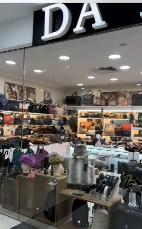 Продавец в бутик, фотография 3