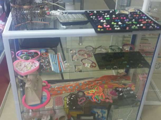 Срочно продам стеклянные витрины с освещением, фотография 1