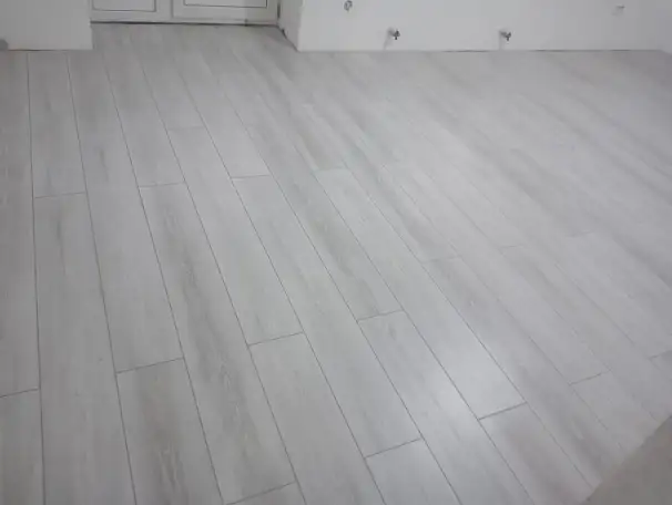 Профессиональная стяжка полов ,укладка ламината, гарантия качества., фотография 3